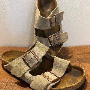 Birkenstock Arizona sandals Women’s size 6 (EU 37) EUC